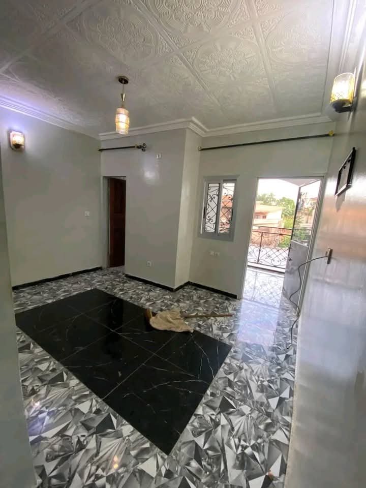 Studio à louer, Fougerolle, Yaoundé 
