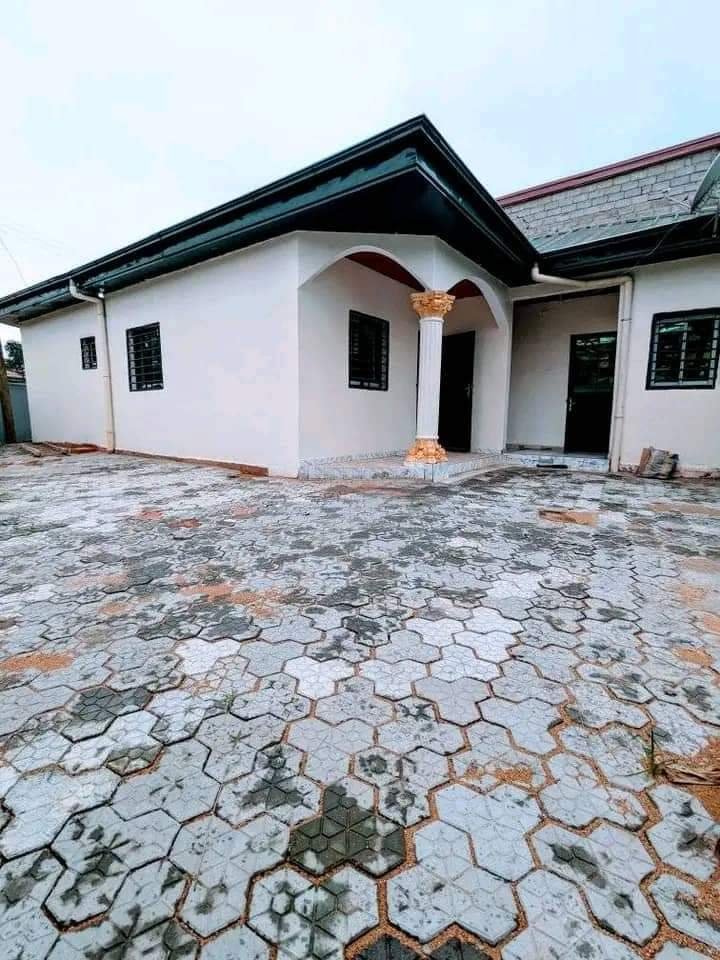 Villa à louer , Nkolfoulou, Yaoundé 