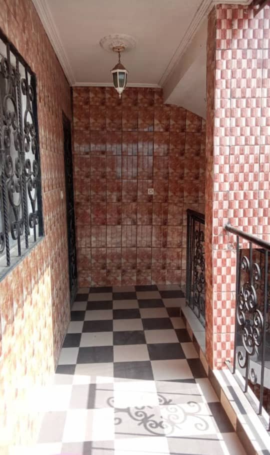 Studio à louer, Bonamoussadi, Douala 