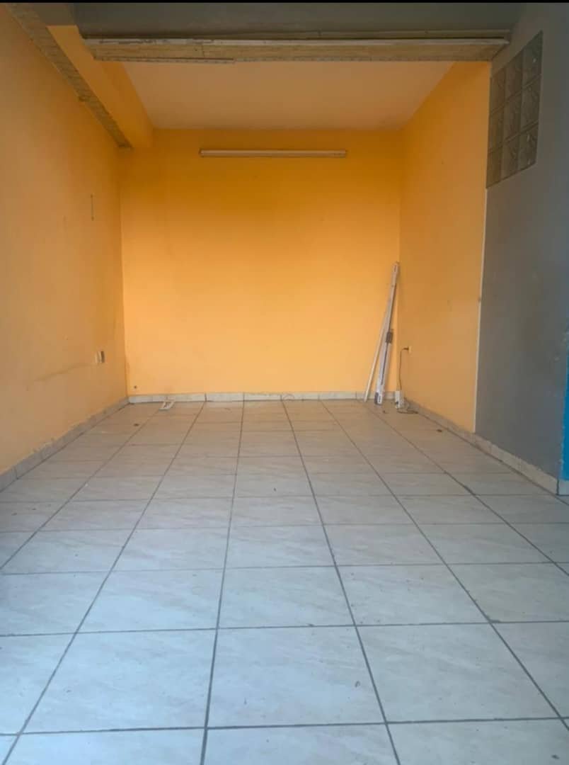 Studio moderne à louer, Makepe, Douala 