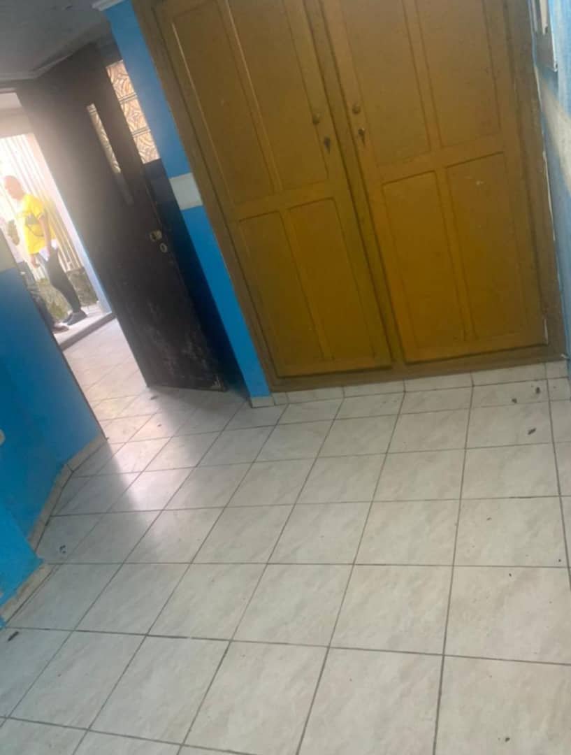 Studio moderne à louer, Makepe, Douala 