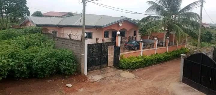 Villa à vendre, Nkolbison, Yaoundé  
