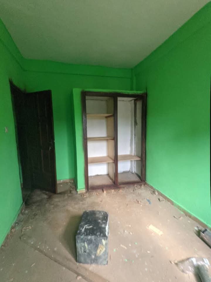 Studio à louer, à Biyemassi, Yaoundé 