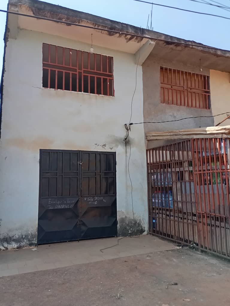Boutique à louer, Biteng, Yaoundé 