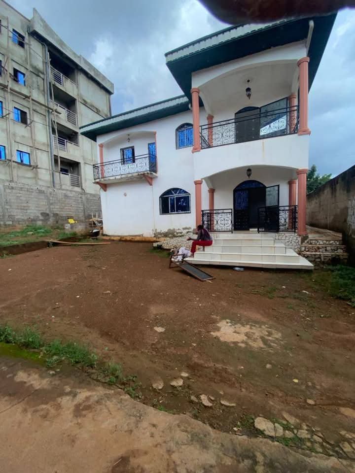 Duplex à louer à Nkolndongo, Yaoundé 