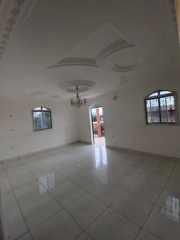 Duplex à louer à Nkolndongo, Yaoundé 