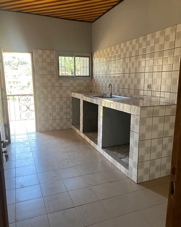 Appartement à louer, Oyom-Abang, Yaoundé 