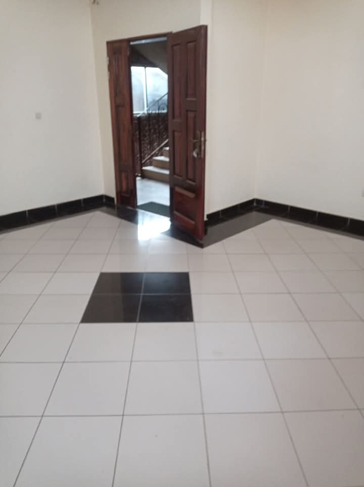 Appartement à louer, Carrefour scalom, Yaoundé 