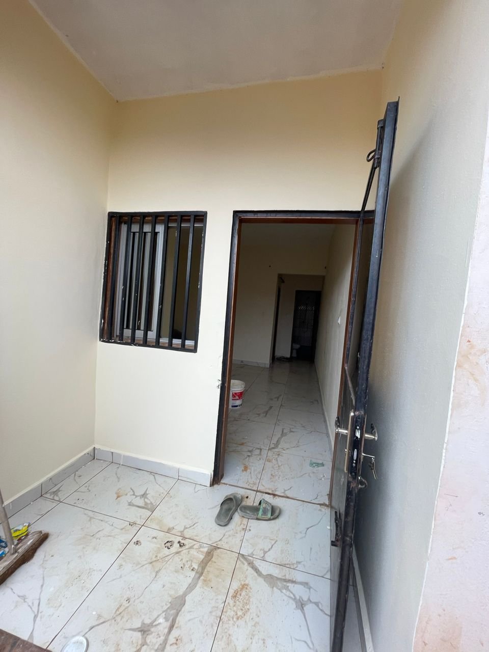 Studio à  louer, Ngousso, Yaoundé 