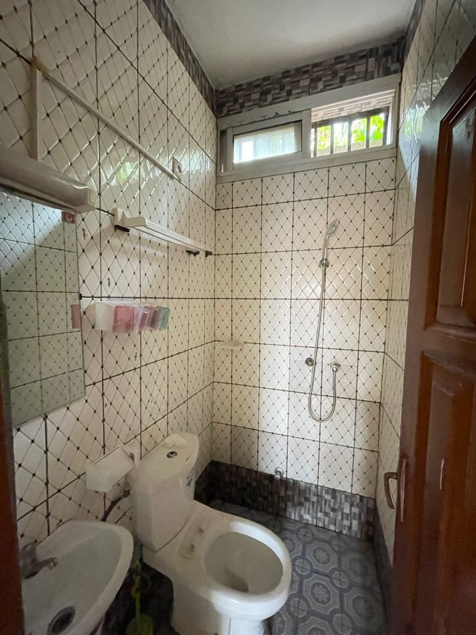 Studio à  louer, Ngousso, Yaoundé 