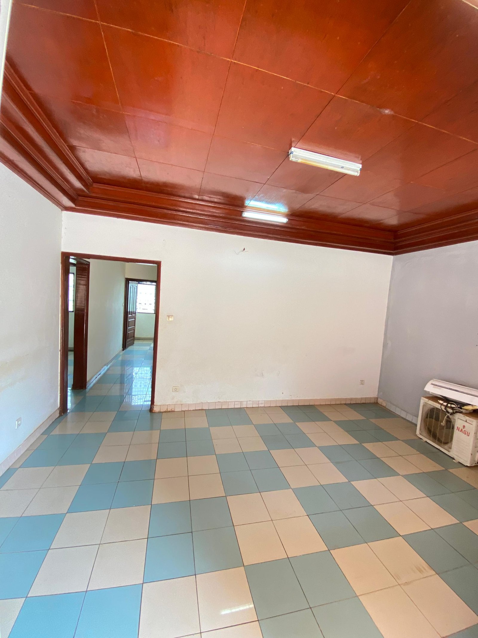 Appartement à louer, Efoulan, 