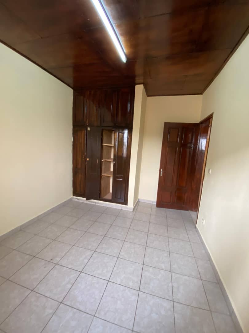 Appartement à louer, Obobogo, Yaoundé 