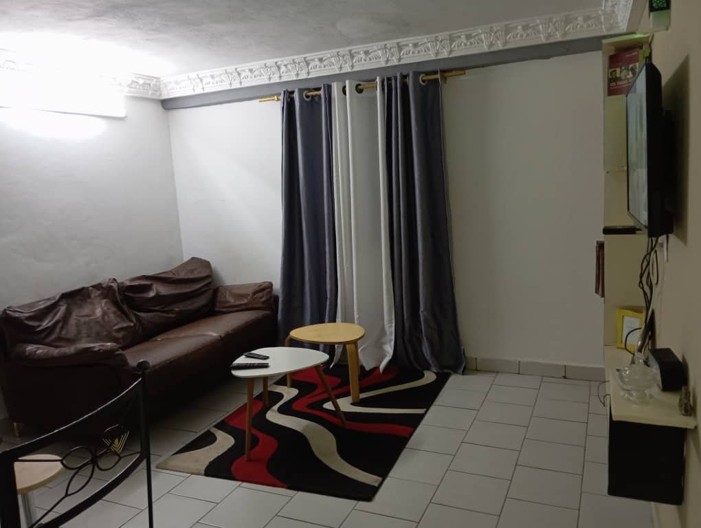 Studio meublé à louer, Bastos, Yaoundé 
