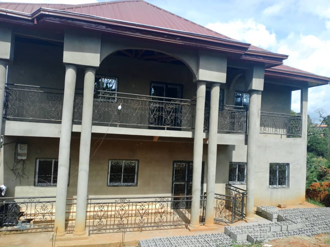 Duplex titré à vendre à simbock, Yaoundé 