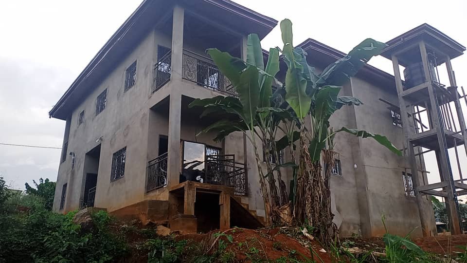 Duplex titré à vendre à simbock, Yaoundé 
