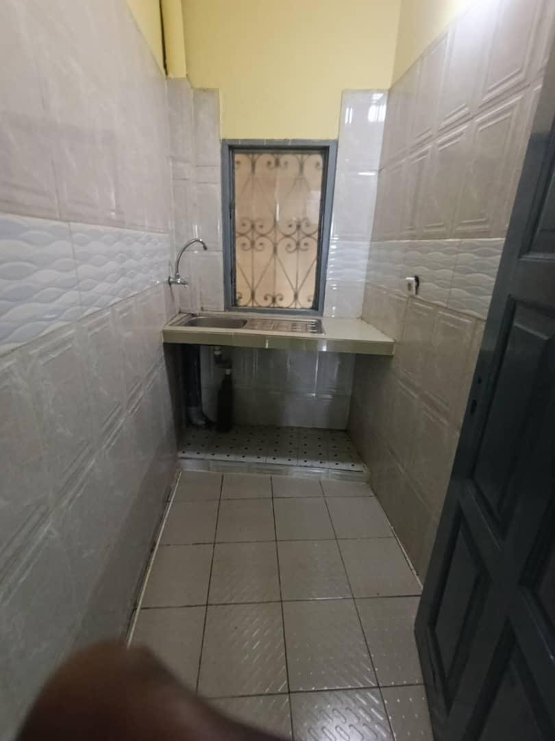 Studio à louer, Ekie, Yaoundé 
