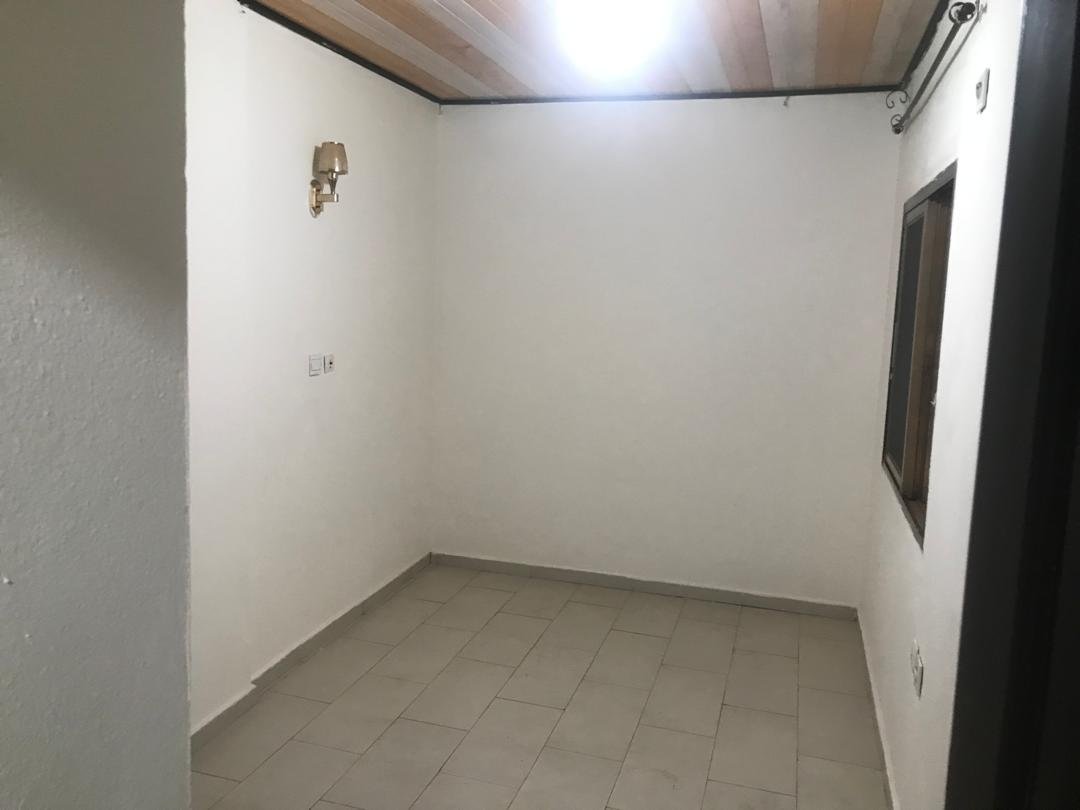 Studio moderne à louer, Emana, Yaoundé  