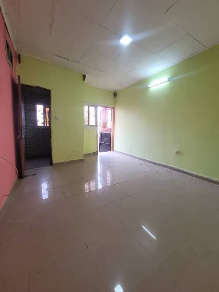 Studio moderne à louer à Biyem Assi, Yaoundé 