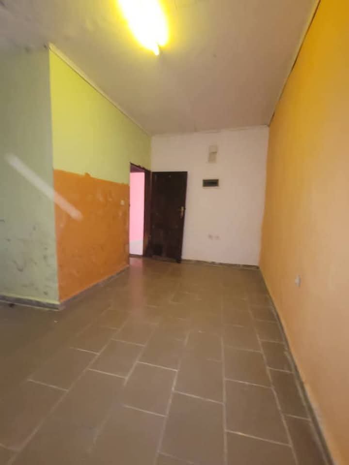 Studio moderne à louer à Biyem Assi, Yaoundé 