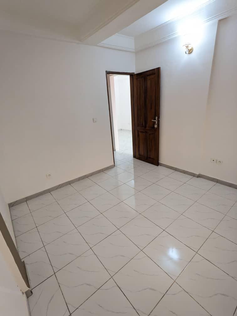Studio à louer, Olembe, Yaoundé 