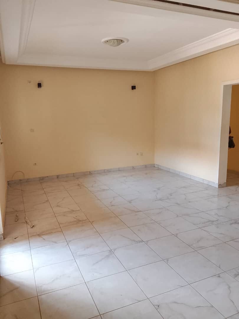 Appartement à louer, Santa barbara, Yaoundé 