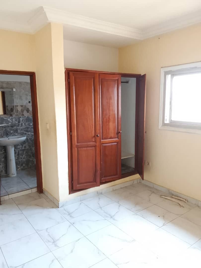 Appartement à louer, Santa barbara, Yaoundé 