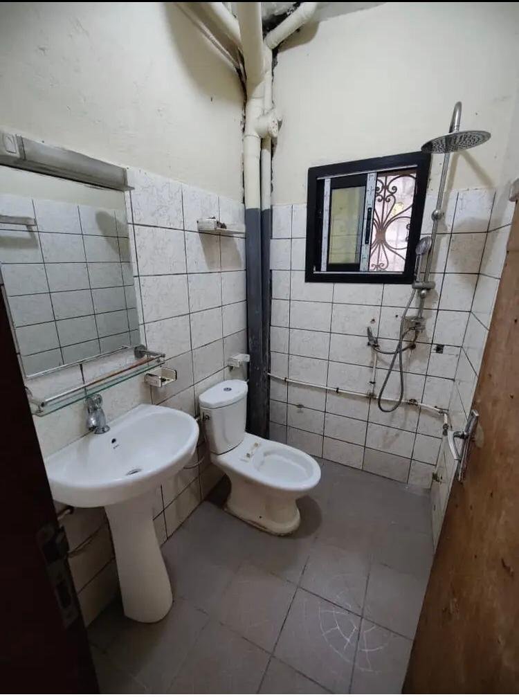 Grande chambre moderne à louer, Messassi, Yaoundé 