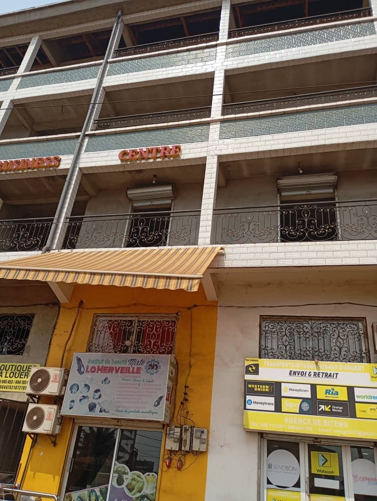 Espace commercial à louer, sous manguier, Yaoundé 