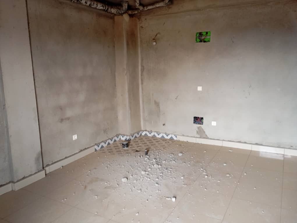 Espace commercial à louer, sous manguier, Yaoundé 