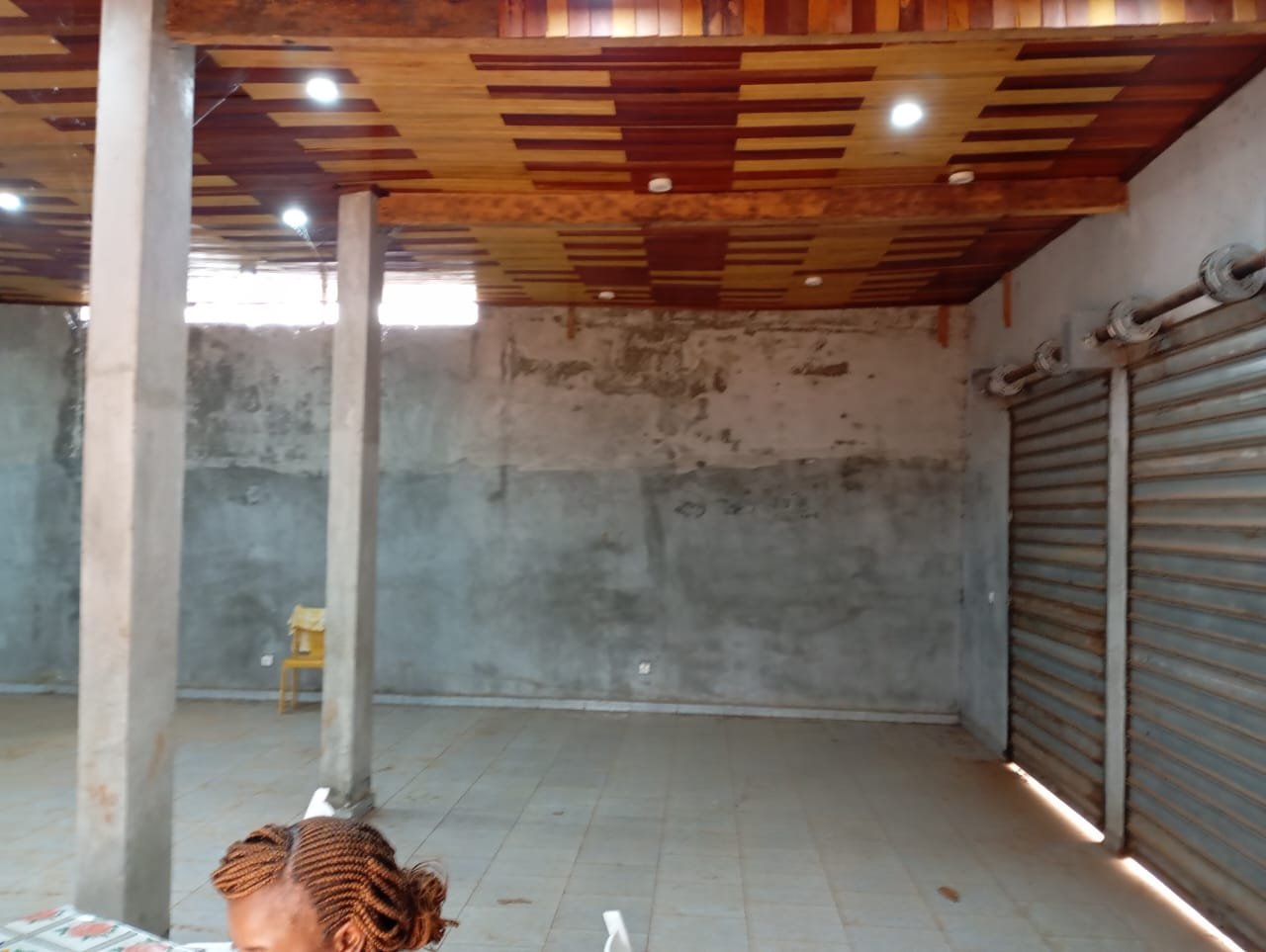 Espace commercial à louer, Biteng, Yaoundé 