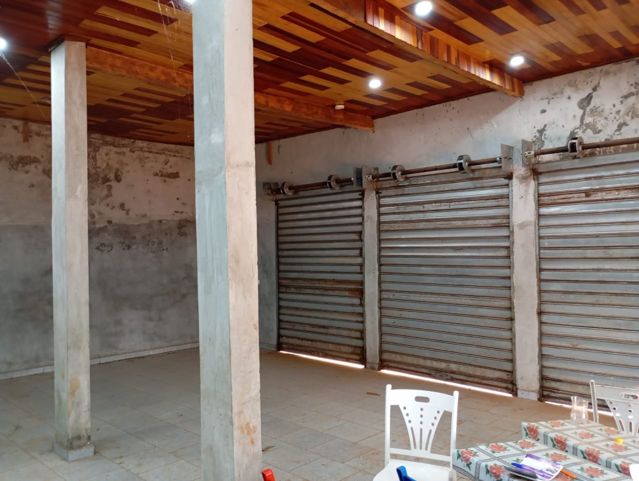 Espace commercial à louer, Biteng, Yaoundé 