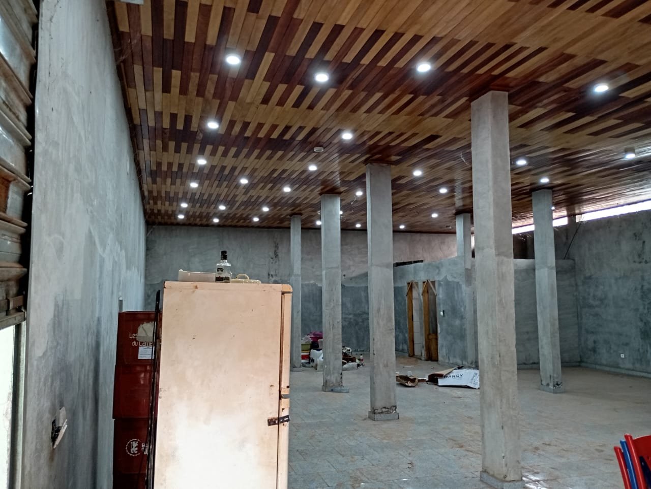Espace commercial à louer, Biteng, Yaoundé 