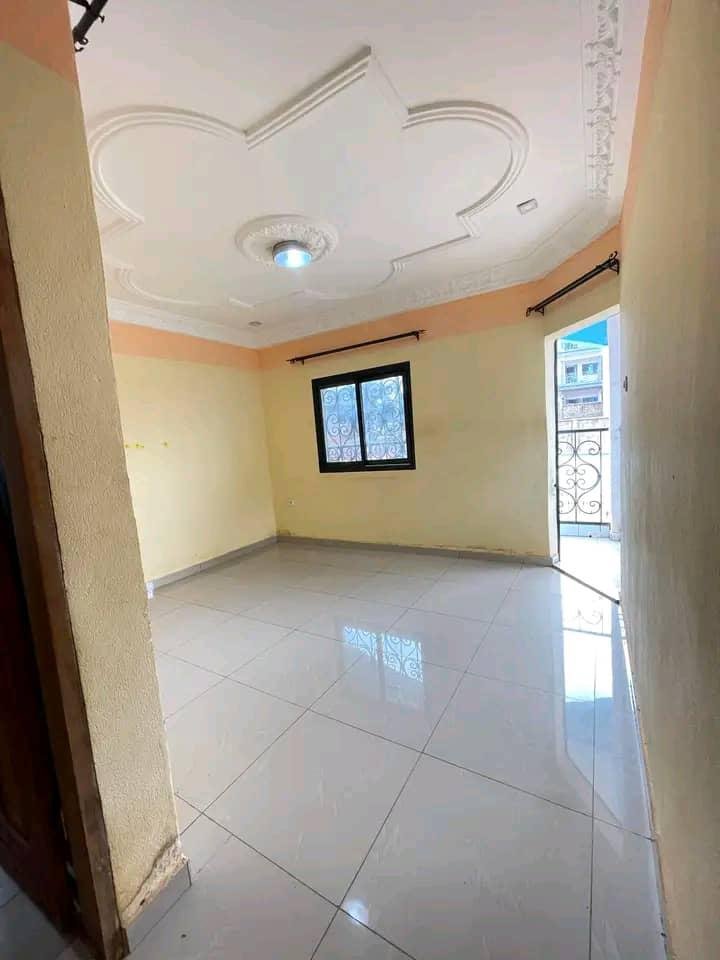 Studio à louer, Fougerole, Yaoundé 