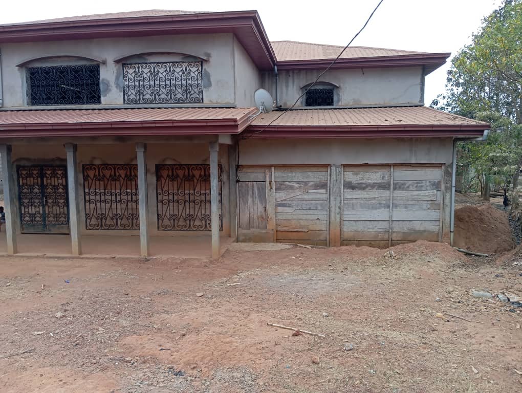Maison à vendre, Awae escalier, Yaoundé 