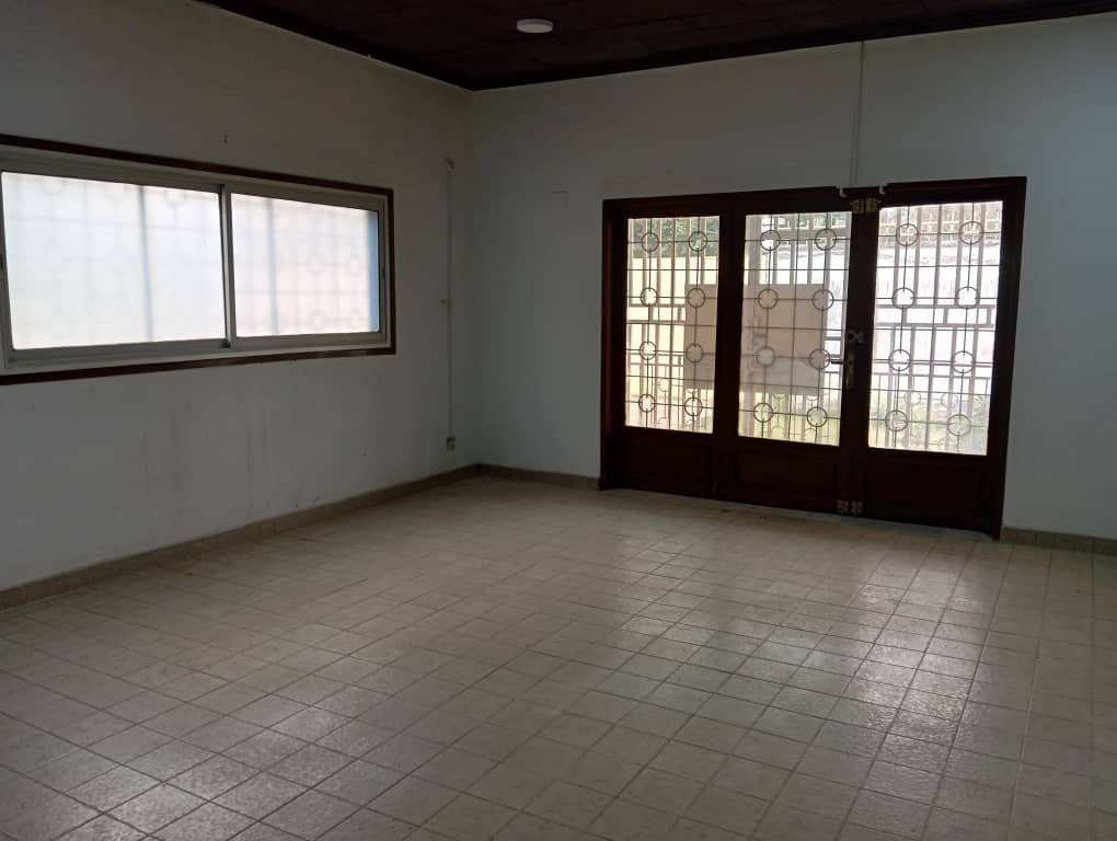 Villa à louer, Bastos, Yaoundé 