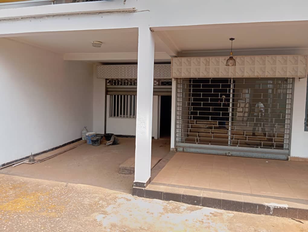 Villa à louer, Bastos, Yaoundé 