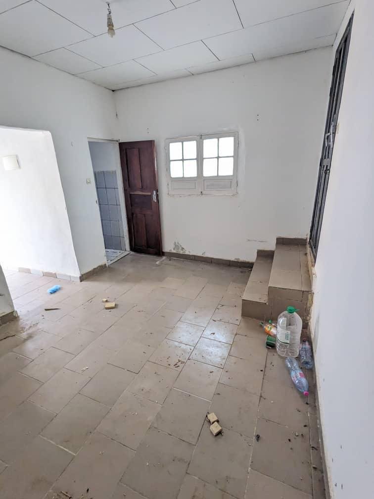 Chambre moderne à louer, Emana, Yaoundé 