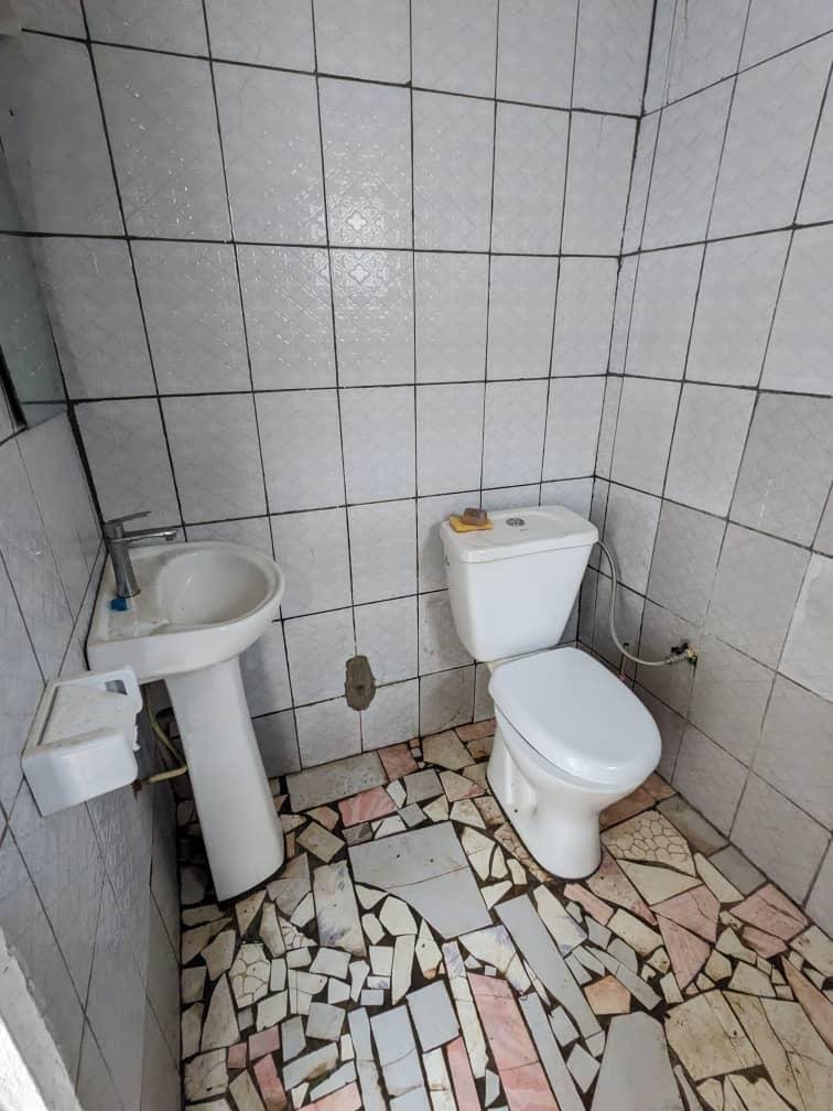 Chambre moderne à louer, Emana, Yaoundé 