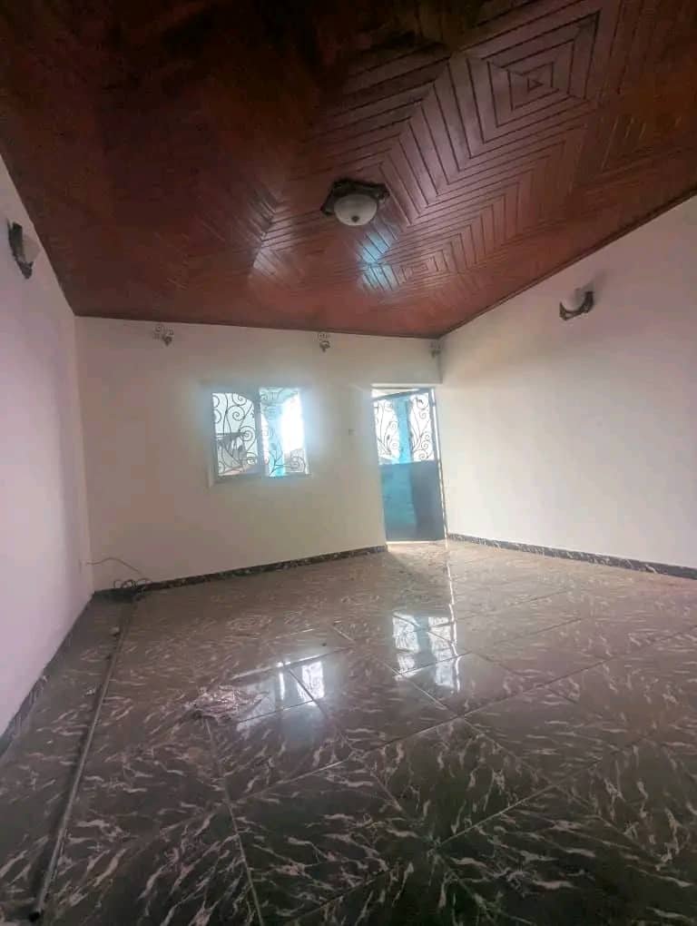 Studio à louer, Odza, Yaoundé 