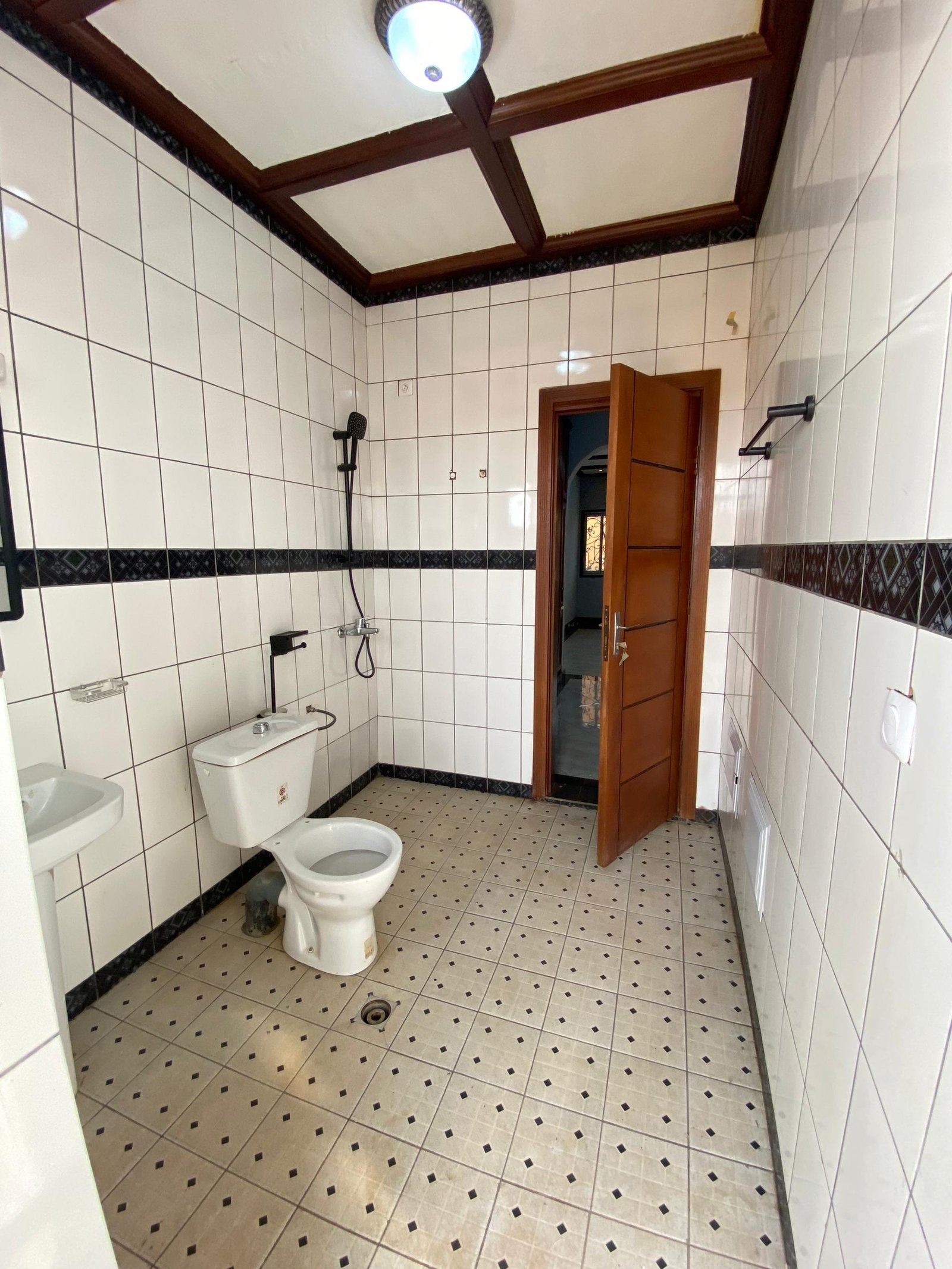 Duplex à louer Nsam, Yaoundé 
