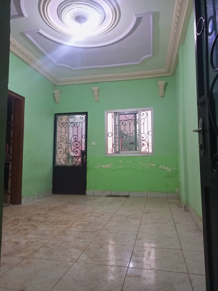 Studio à louer, Etougebe, Yaoundé 