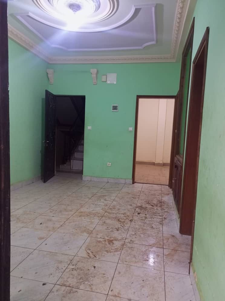 Studio à louer, Etougebe, Yaoundé 