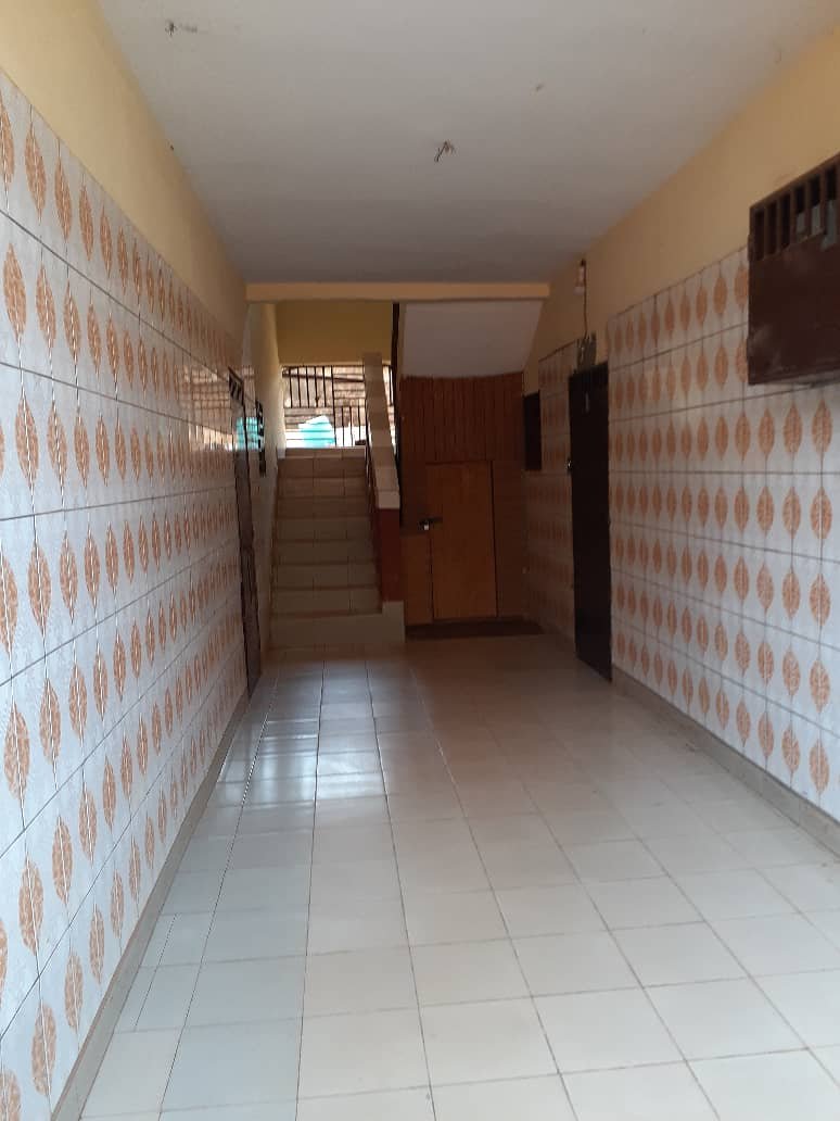 Appartement Moderne de 03 chambres à Mendong