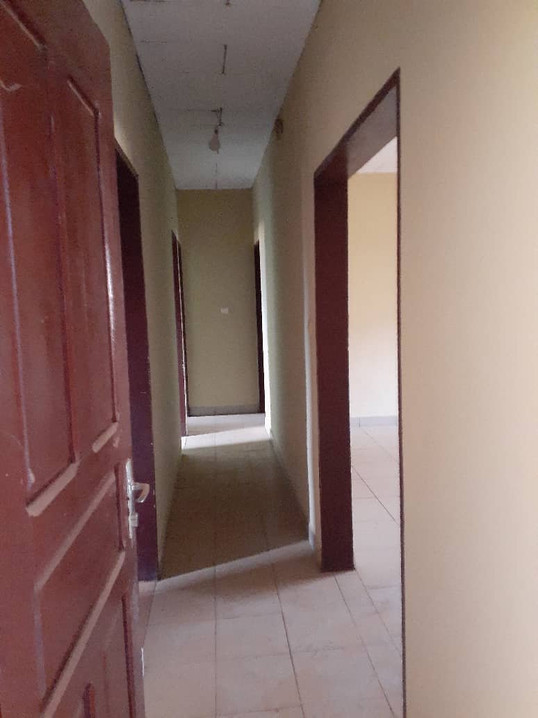 Appartement Moderne de 03 chambres à Mendong