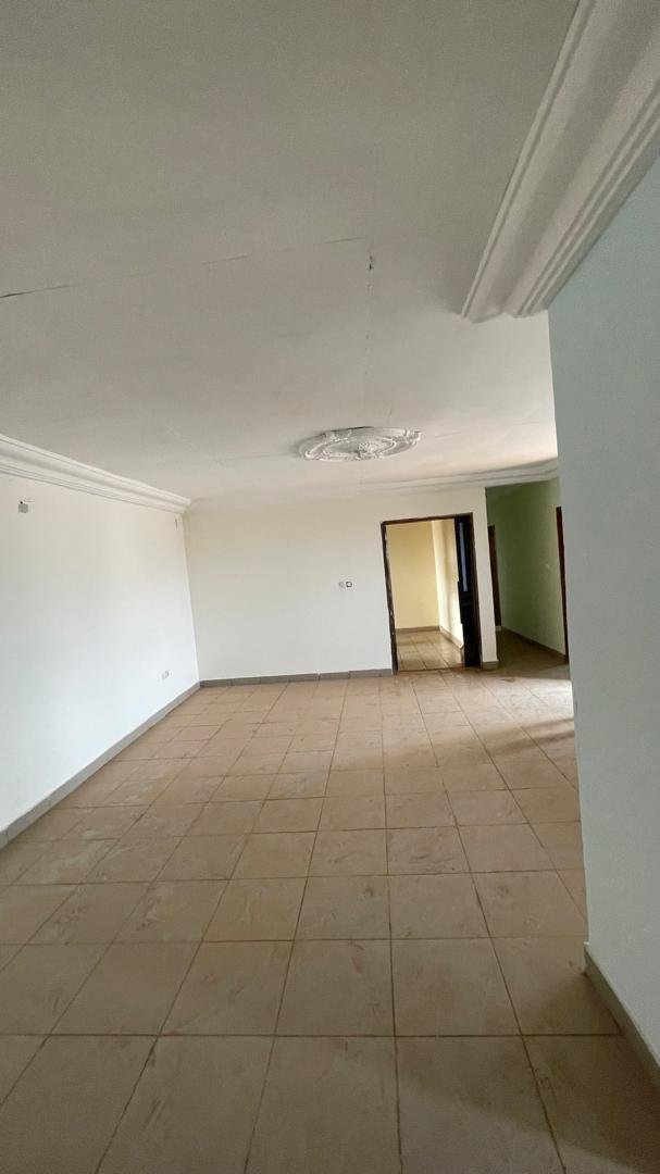 Appartement à louer, Olembe, Yaoundé  