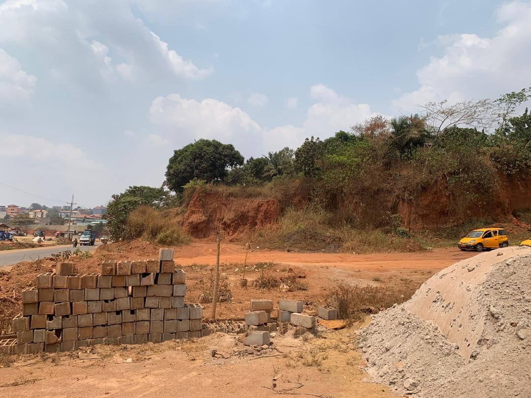 Terrain titré à vendre, Awae escalier, Yaoundé 