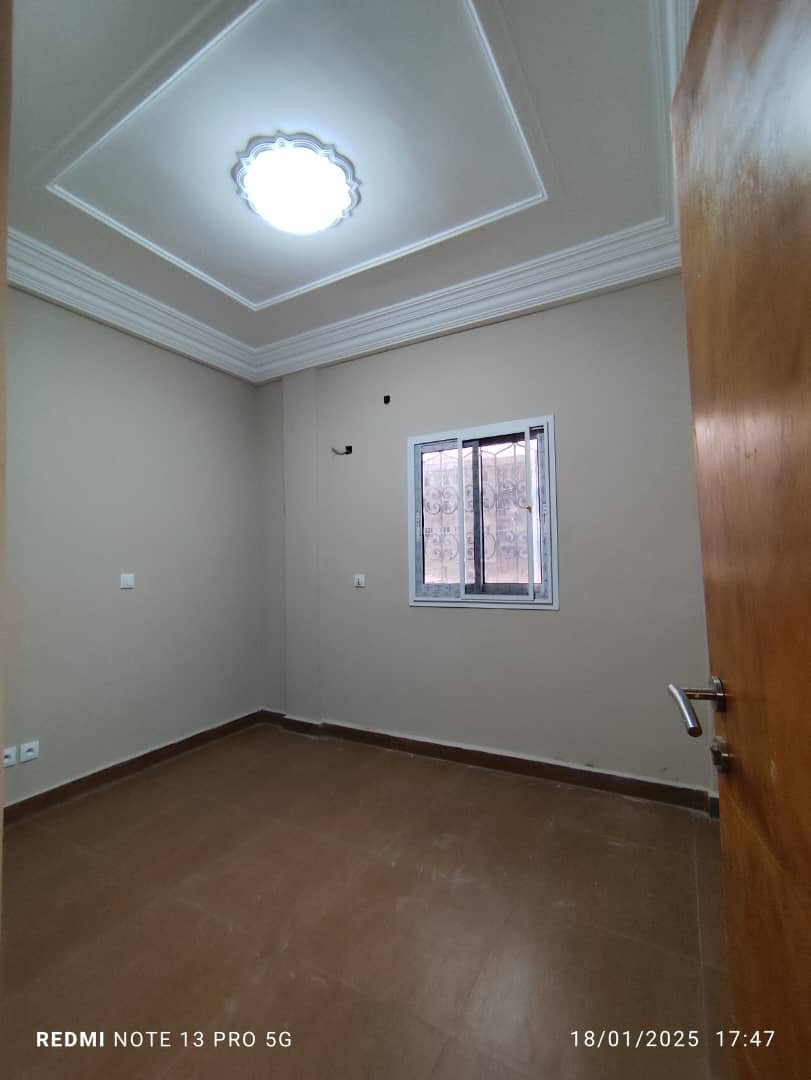 Immeuble à louer, Biteng, Yaoundé 