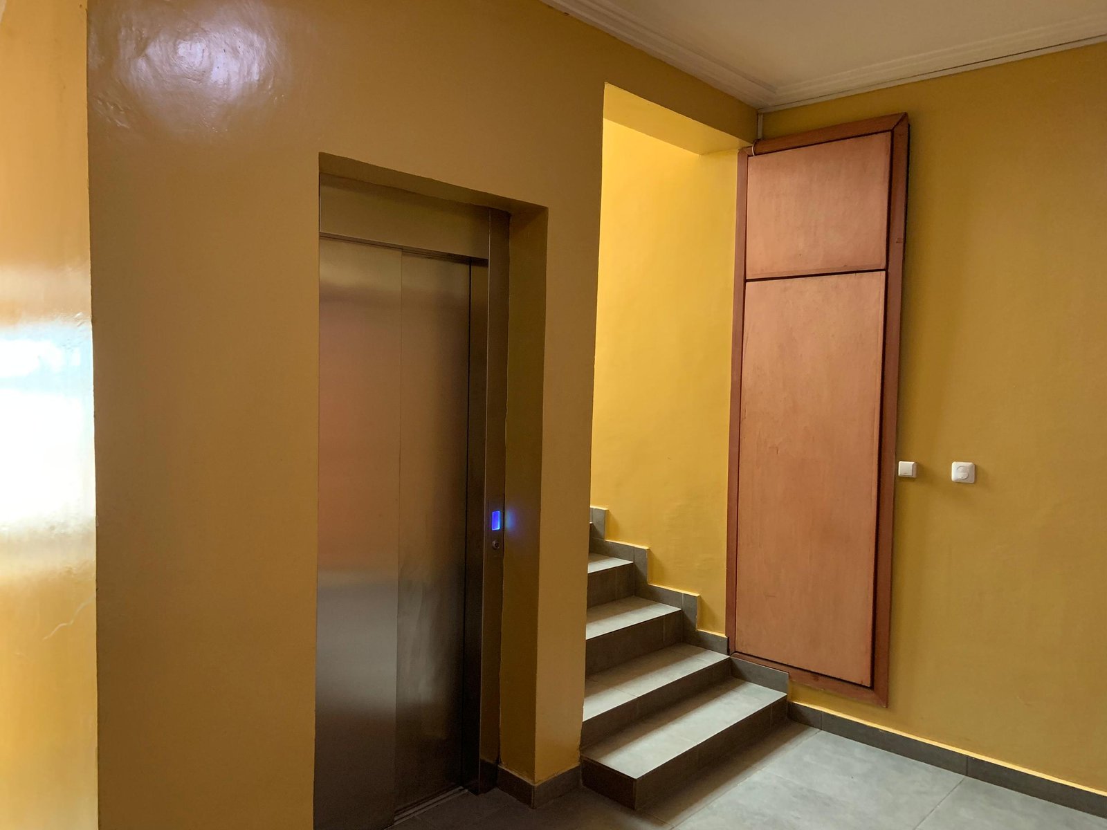 Appartement meublé à louer, Omnisport, Yaoundé  