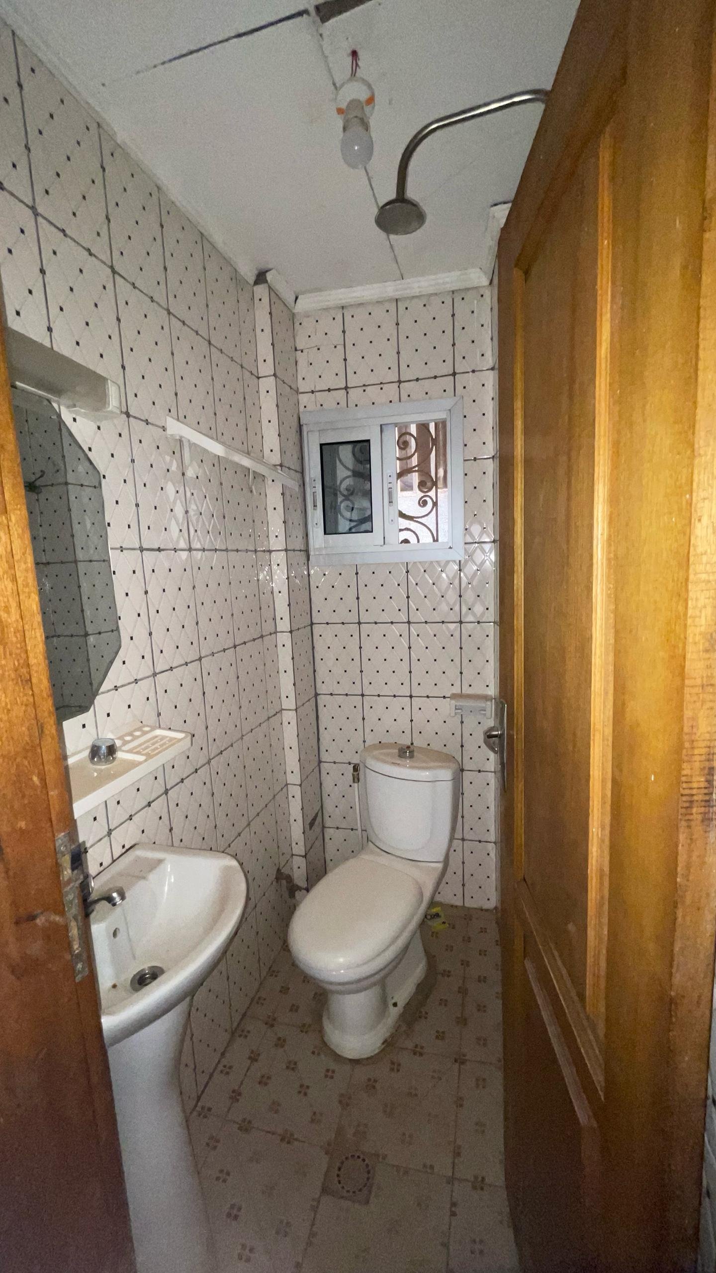 Studio à louer, Fougerole, Yaoundé 