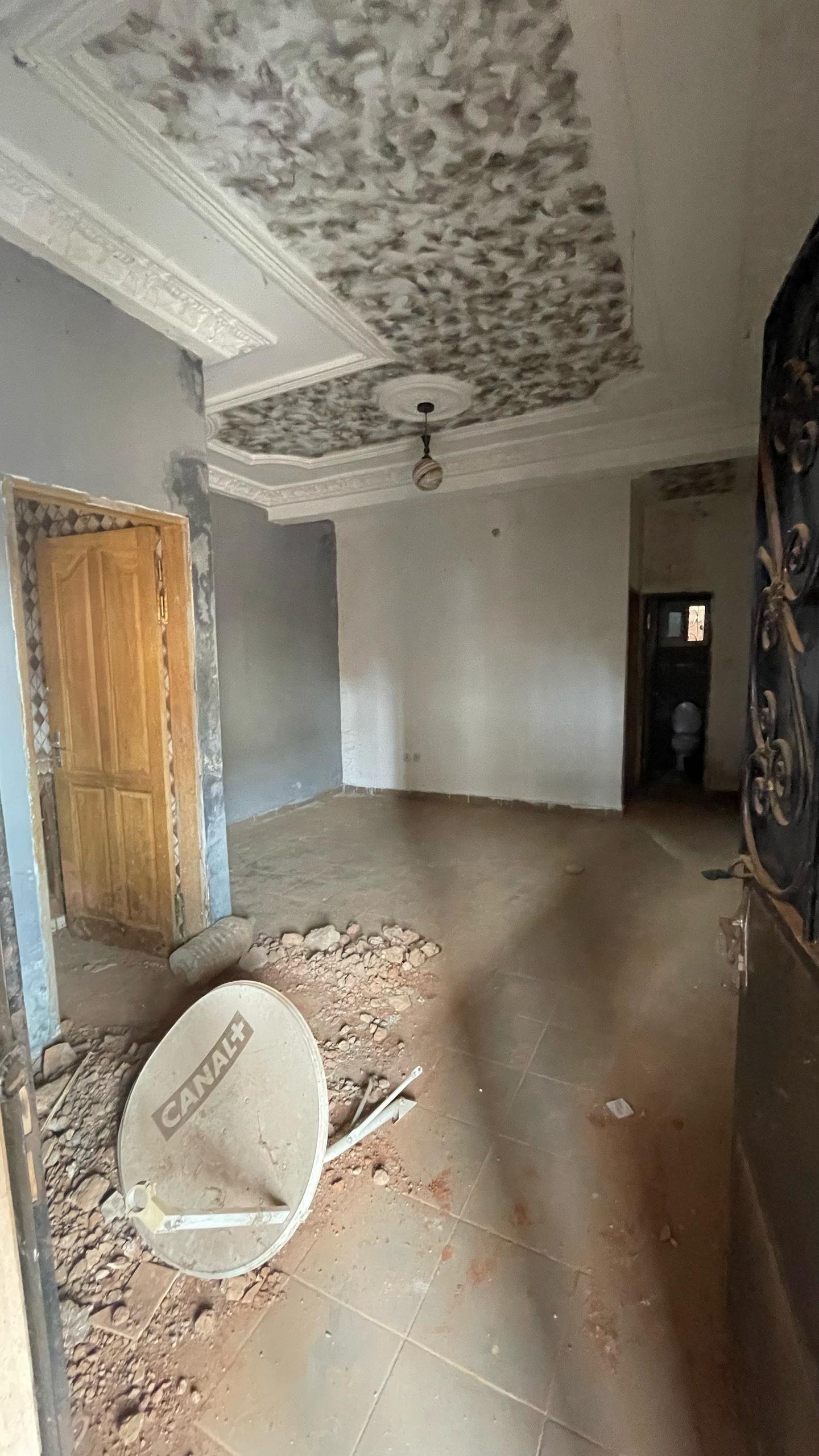 Studio moderne à louer, Fougerole, Yaoundé 